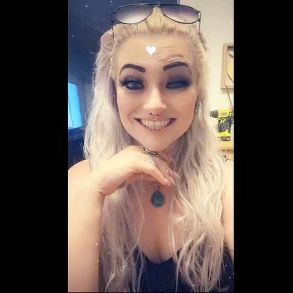 Meet your Posher, Taylor - Picture 4 of 4